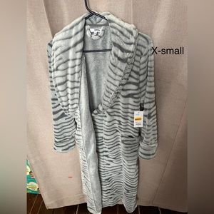 X small robe